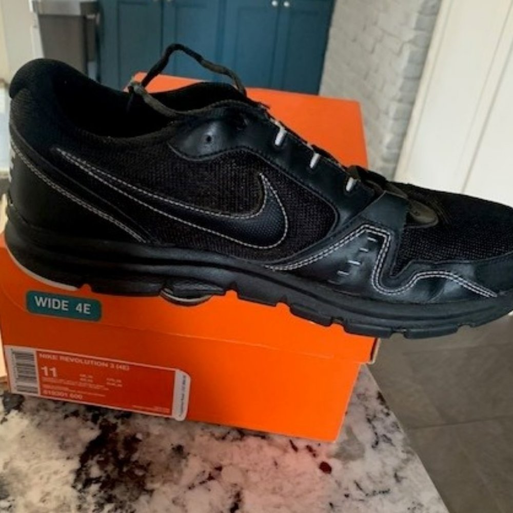 Nike Revolution 3 (4E) Wide Size 11 - Picture 5 of 6